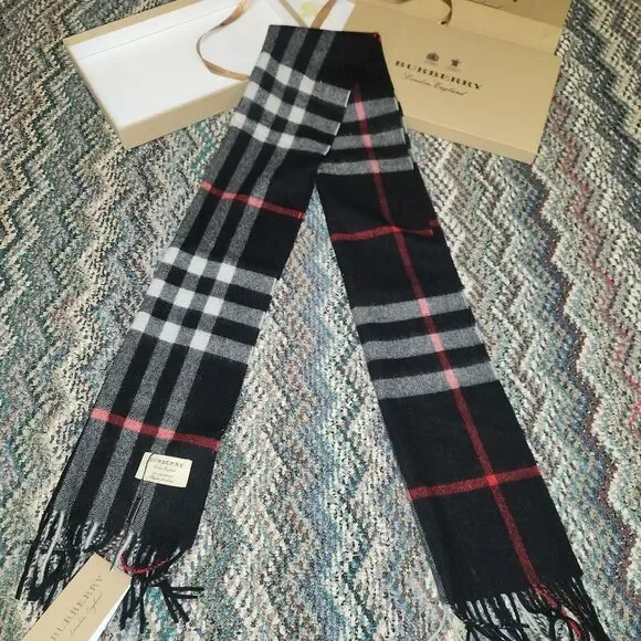 Burberry Black Nova Check Scarf - Picture 7 of 8